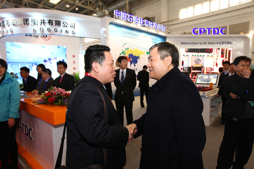 cippe迎來中石油管道局投產(chǎn)運(yùn)行公司領(lǐng)導(dǎo)參觀考察(圖2)