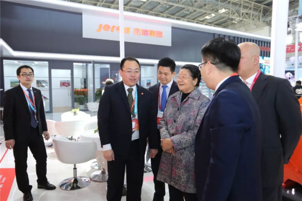 “智造超級(jí)裝備 ? 勇護(hù)能源安全” 杰瑞集團(tuán)強(qiáng)勢(shì)亮相北京cippe展會(huì)(圖1)